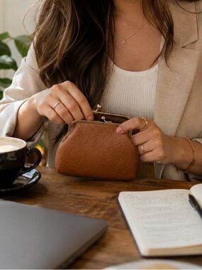 Classic Tan Coin Purse - Faux Leather Kiss-Lock